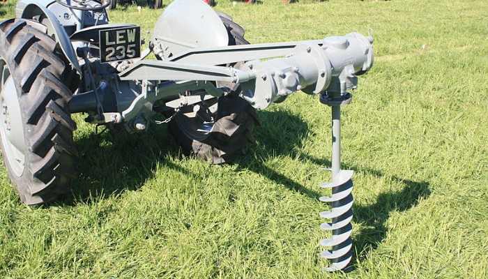 5 Best Post Hole Digger for Tractor - 2021 (Reviews & Guide) 1 BEST POST HOLE DIGGER FOR TRACTOR 2020