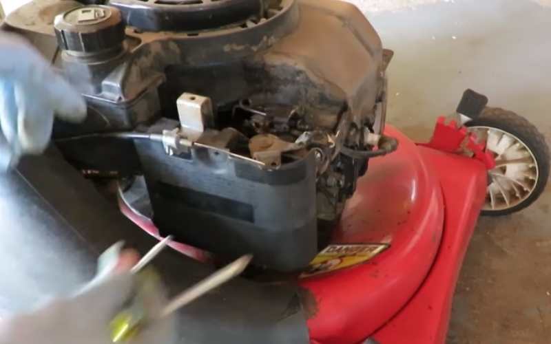 Lawn Mower Starts Then Dies - How to Fix it? 1 Dirty or Clogged Carburetor